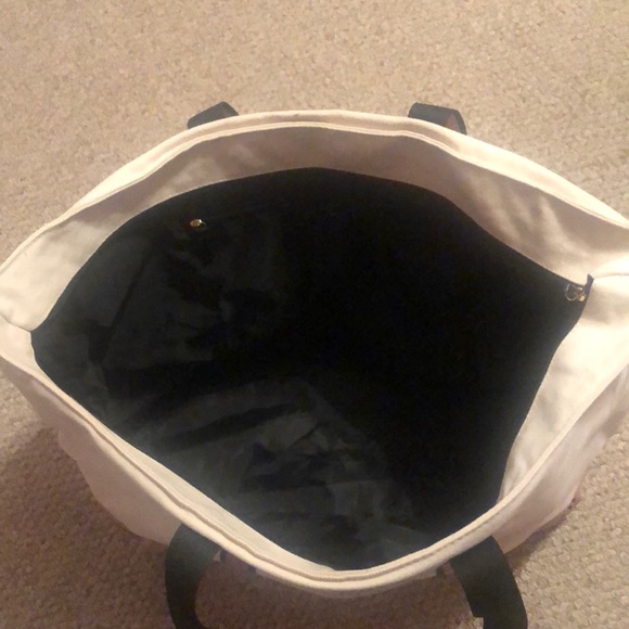 Victoria’s Secret bag - Picture 3 of 5